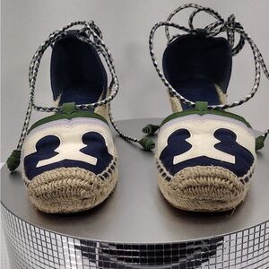 Tory Stylish Espadrille Flats with Lace-Up size 5 pre owned Exellent condition